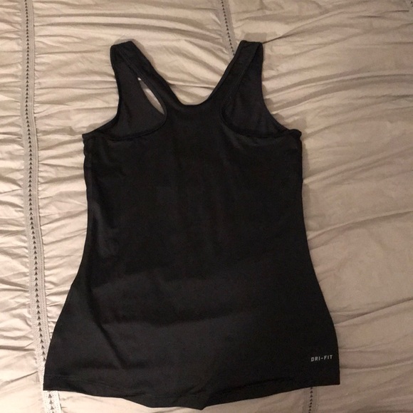 Nike Pro Dri-Fit tank - Picture 2 of 3